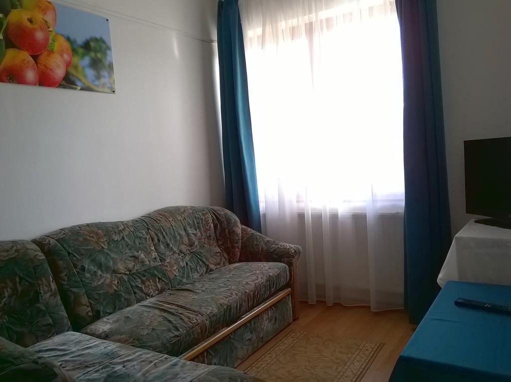 Parton Hotel & Bowling Tiszakécske Kamer foto